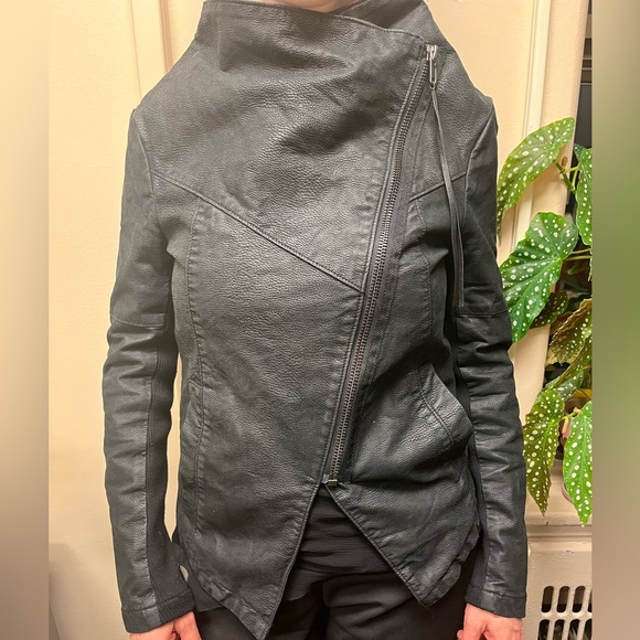 Black Jacket Women's - Picture 1 of 12